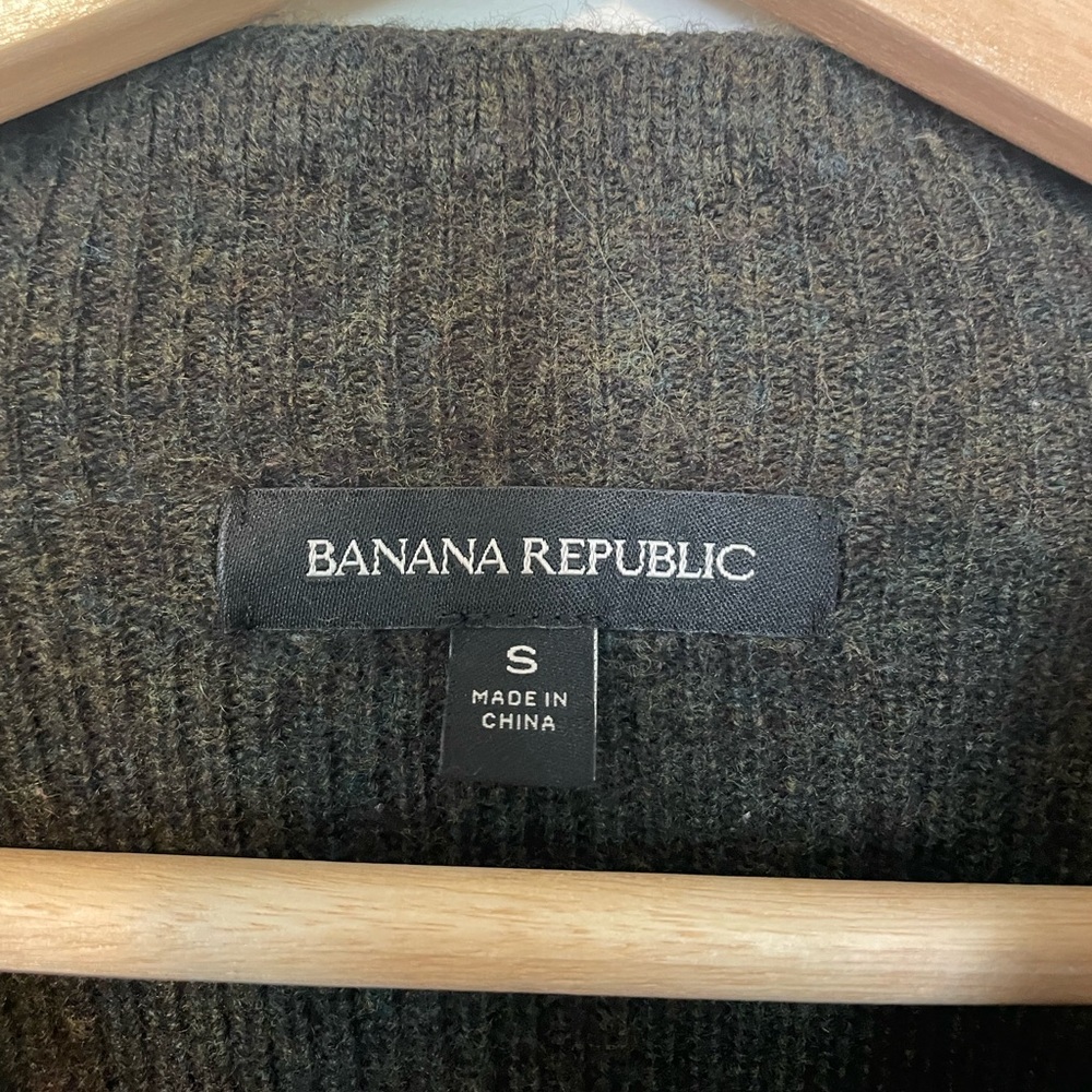 Banana Republic • Dark Green Marled Mock Neck Ruffle Sleeve Sweater - Picture 3 of 6
